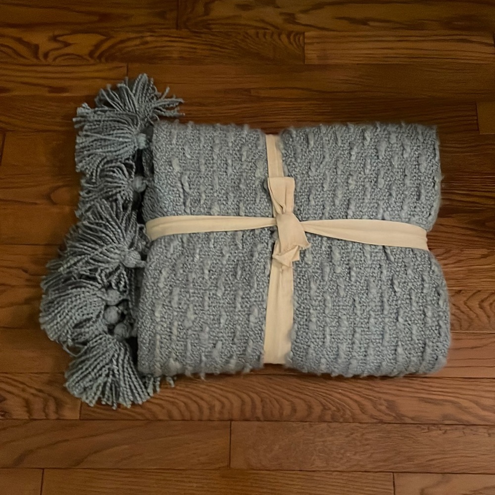 Blue Wool Throw NWT